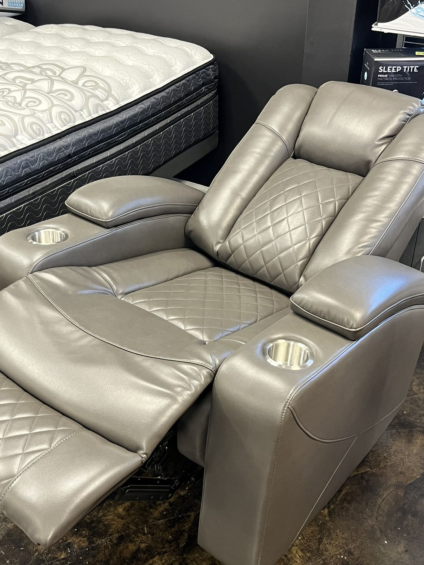 Power Recliner - Leather 
