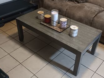Living Room Table And 2 End Tables/Nightstands