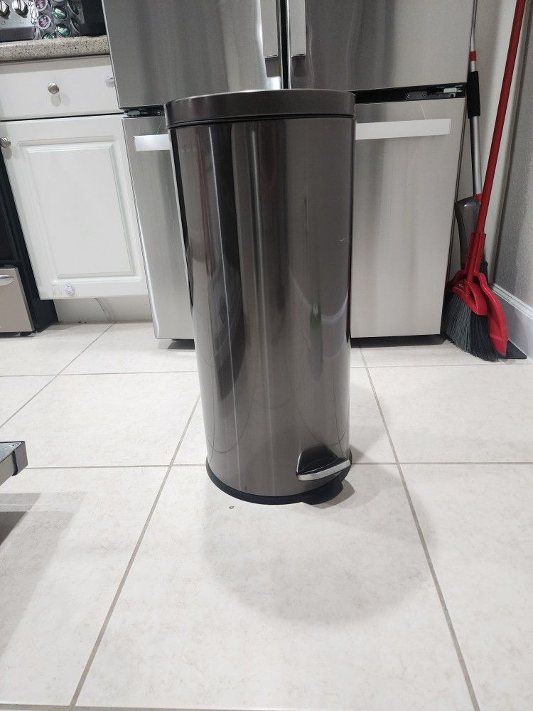 Kitchen Trash Can