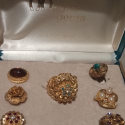 Antique  Barbara Reed Interchangeable Costume Jewelry Box Set