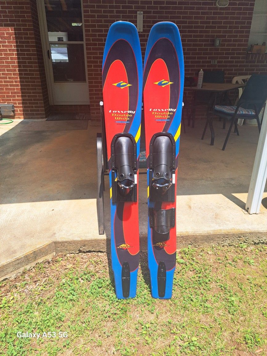 Fiberglass Water Skiis - Connelly Double Wide