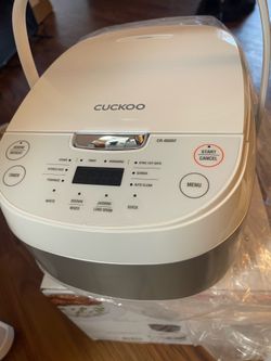 New CUCKOO Rice Cooker & Warmer 6 Cup Uncooked / 12 cup Cooked, Smart Fuzzy Logic Ceramic Inner Pot White (CR-0605F) $50 Firm on Price