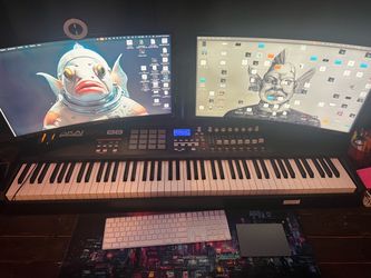 Akai Professional MPK88 MIDI Keyboard Controller