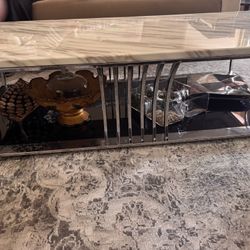  Marble coffee table with chrome legs, excellent condition made in Italy.  Moving Sale $350