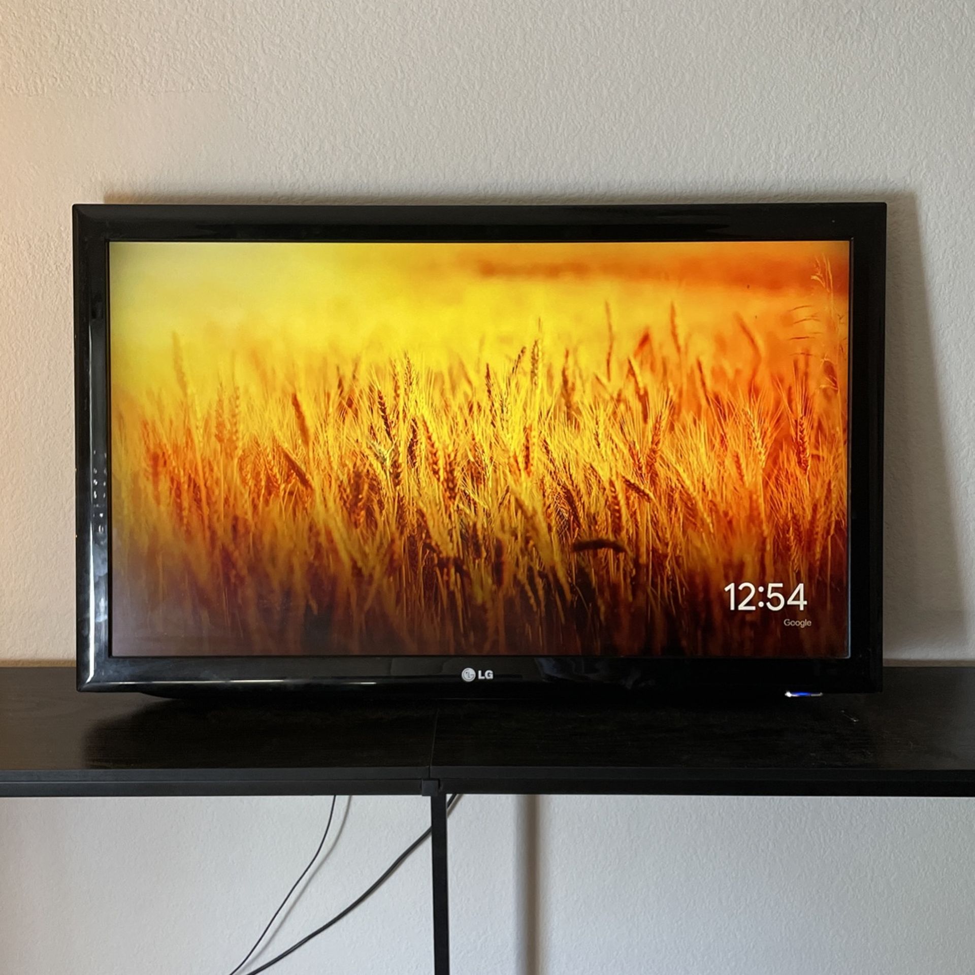42” LG Tv With Chromecast Attached