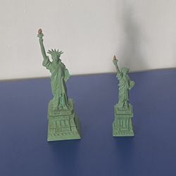 Statue of Liberty Miniature Souvenirs – Set of 2 (New York)