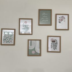 Set of gallery photos and frames