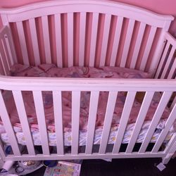 Crib/Mattress 