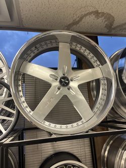 Brand new set of 26 inch VELLANO VSK Brushed face chrome lip Box Chevy 5x120