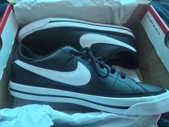 Nike court legacy
