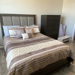 Queen Bed Set With LED Frame 