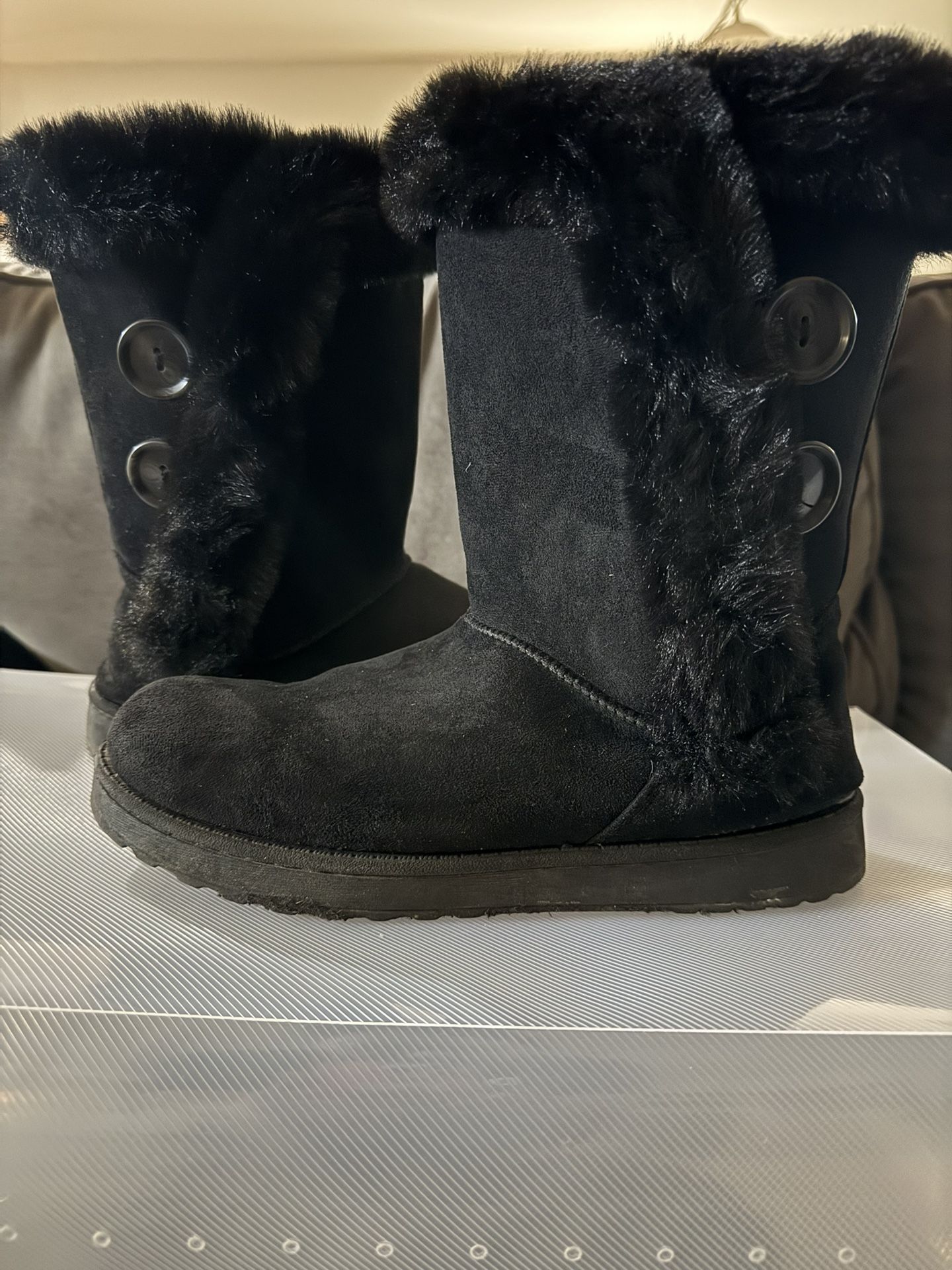 Black Boots 