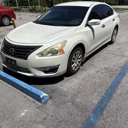 Nissan Altima S 2014