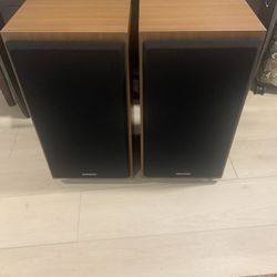 Vintage Kenwood speakers KS-H51 , transducers and cover grilles in excellent conditions. 140 watts of music Great sound 