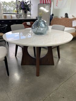 Round Marble Dining Table