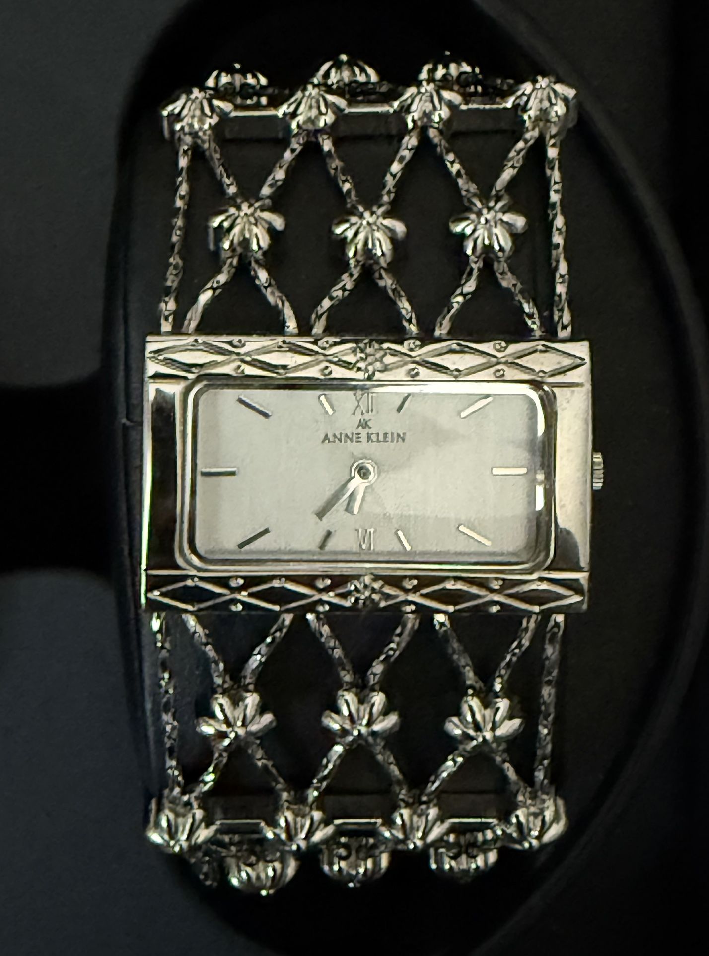 Women’s Anne Klein 10/6553 Fashion Analog Quartz Watch New Battery!