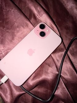 iPhone 15 pink