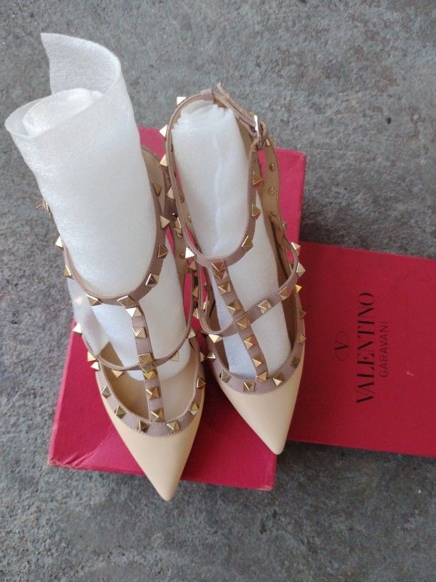 Valentino Garavani Rock studded Heels