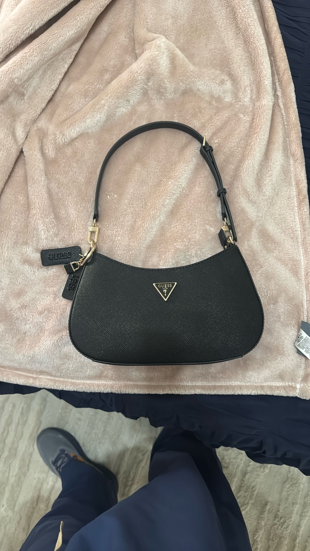 Guess Purse *Brand New, Unused Noelle Top Zip Shoulder Nah