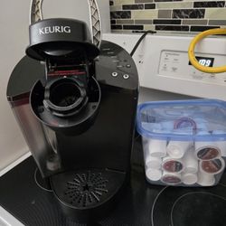 Keurig Machine And Single K Cups