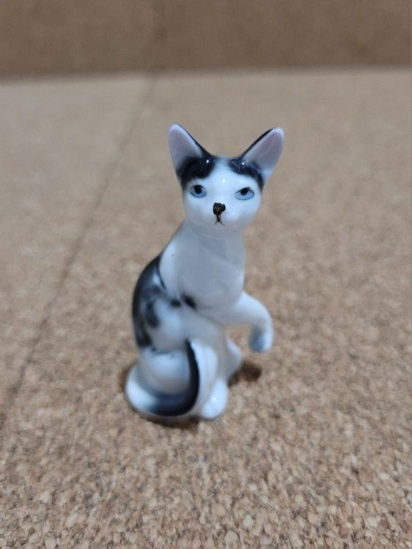 Lefton Miniature Bone China Black and White Cat Figurine 2" Tall.