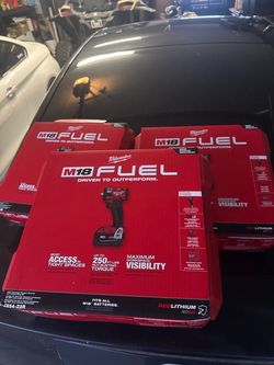 Milwaukee M18 Fuel Compact Impact Wrench Kit