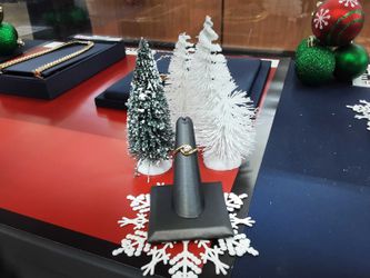 Yellow Gold 18k (.750) 2.3 grams Size 8