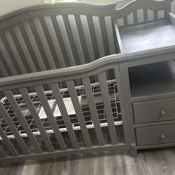 Sorelle Berkley 4 in 1 Crib & Changer