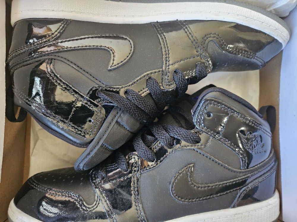 Jordan 1 Mid Se (PS) Size 3 Black, Grey, White 
