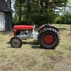 2 Tractors Ford 8n 