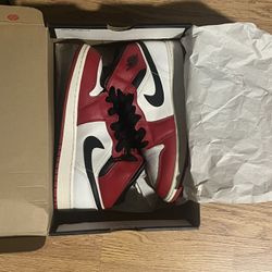 Jordan 1 Mid Chicago Size 7
