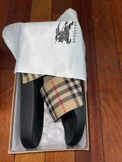 BURBERRY SLIDES 8.5