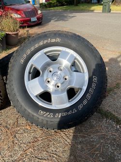 Toyota 275/65. 18” wheels tires
