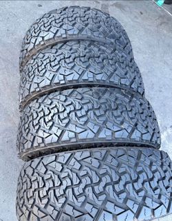 35x12.50/20 📍📍 Vendo un set de llantas con 80% de vida las 4 📍🌟