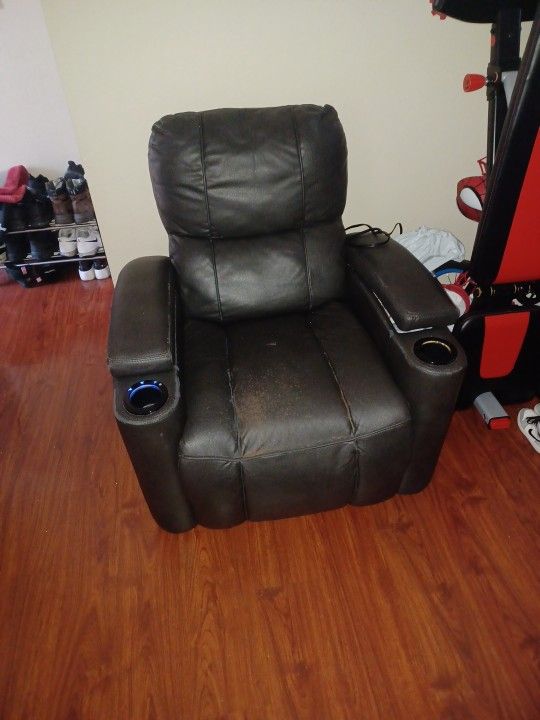 Free Power Recliner 