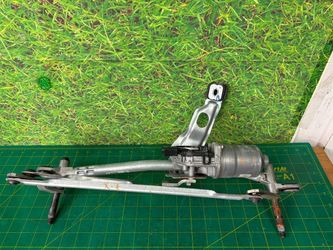 16-22 BMW X1 F48 Front Windshield Wiper Linkage w/ Motor Assembly OEM