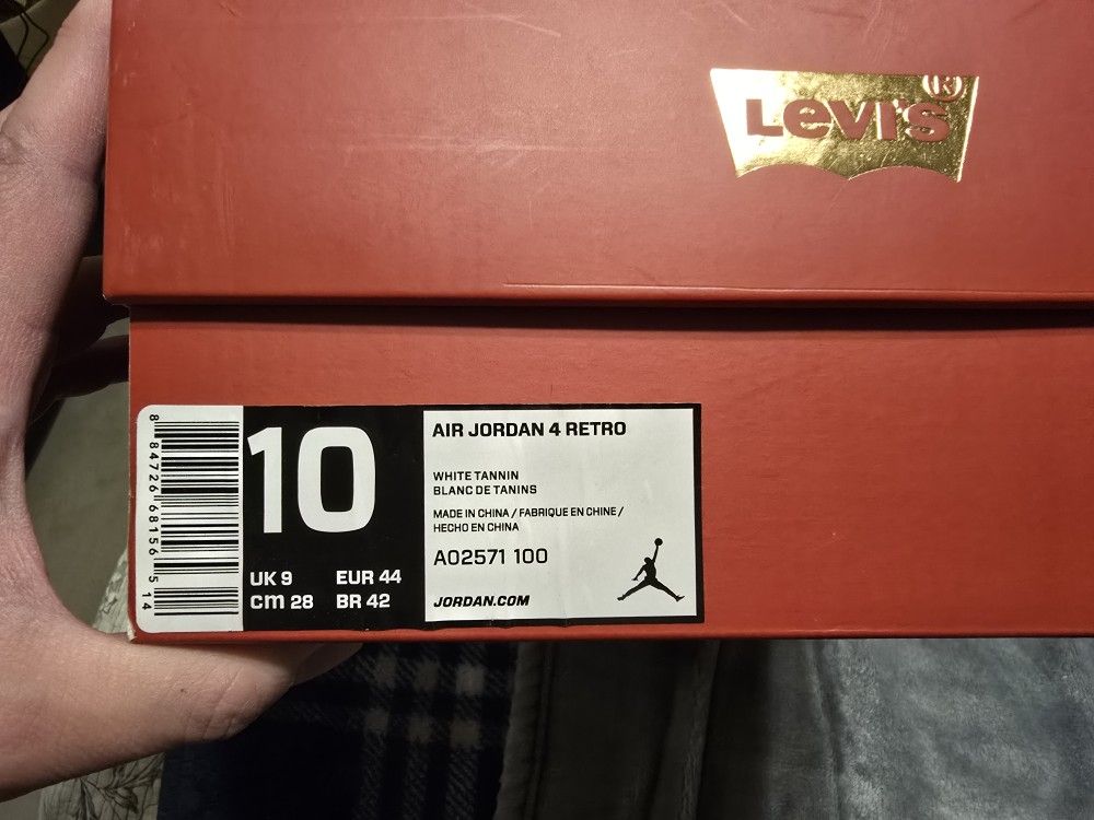 Levi JordN 4 Whife Denim