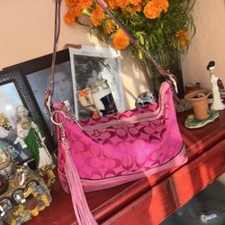 Coach East West Magenta