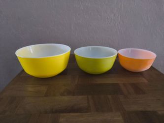 3 Piece Colored Baking/Mixing Glass Bowls