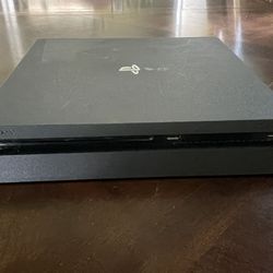 PS4 Comes With 3 Controllers And Crew 2