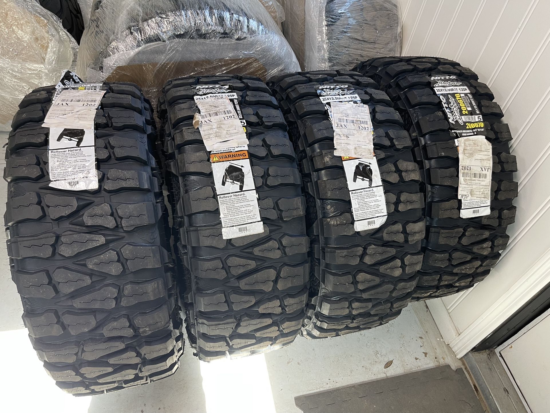 A Set Of 4 Nitto Mud Grappler Extreme