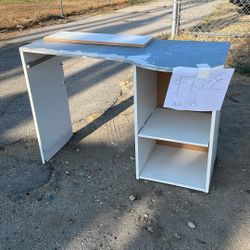 Free Desk Table And Desk Chair