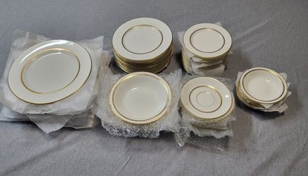 Plates Imperial Bone China Fukagawa Japan Gold Trim Set #61 Pieces 
