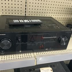 Pioneer VSX-522-K Home theater receiver with 3D-ready HDMI switching