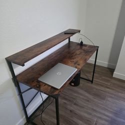 Minimalist Wood & Metal Desk – Built-In Power Outlets
