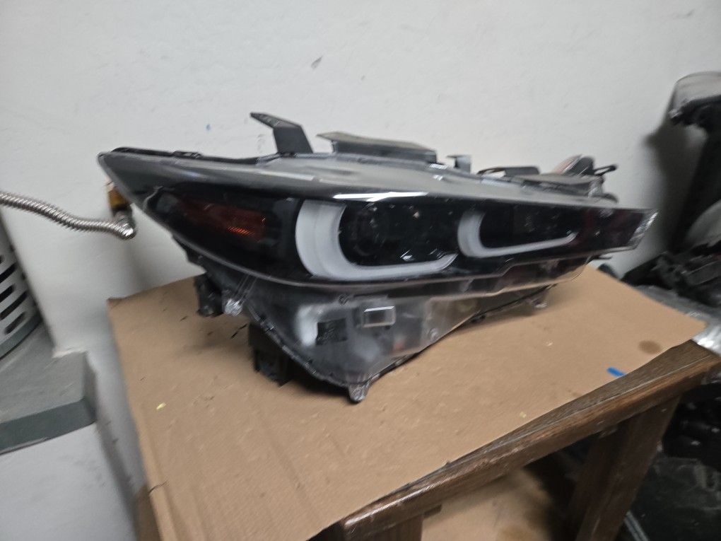 MAZDA CX5 OEM RIGHT SIDE HEADLIGHT
