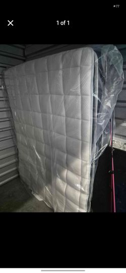 Full mattress/ bunk bed