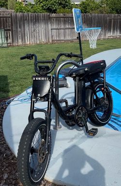 RAD RUNNER 2 hella upgraded (area 13 , upgraded motor , two bats ) need gone asap