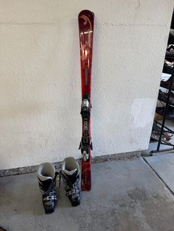 Atomic down hill women’s skis
