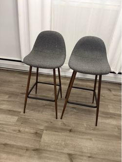 2 Bar Stools